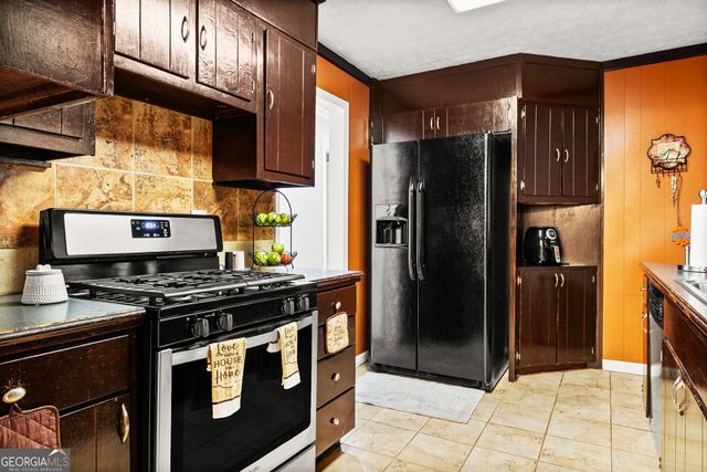 41 Melvin Phillips Road, Newnan, GA 30263