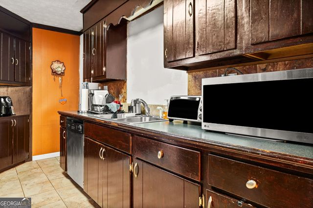 41 Melvin Phillips Road, Newnan, GA 30263