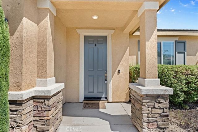 18037 Milkweed Lane, San Bernardino, CA 92407