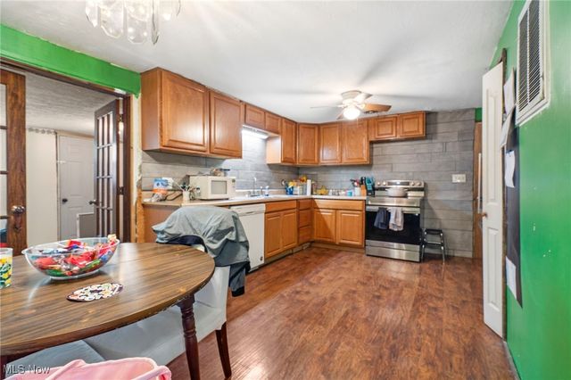 1046 W Ohio Avenue, Sebring, OH 44672