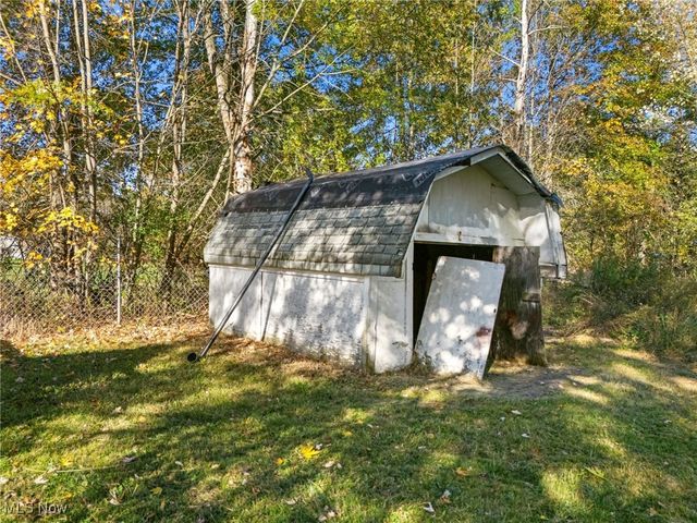 1046 W Ohio Avenue, Sebring, OH 44672