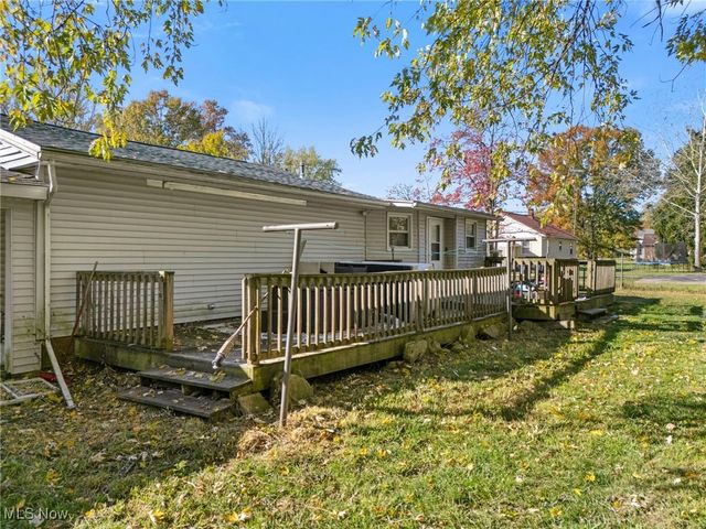 1046 W Ohio Avenue, Sebring, OH 44672