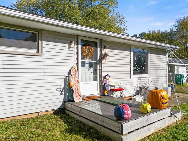 1046 W Ohio Avenue, Sebring, OH 44672