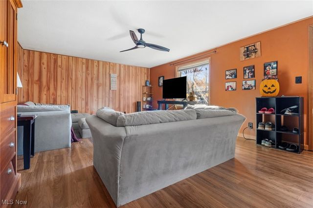 1046 W Ohio Avenue, Sebring, OH 44672