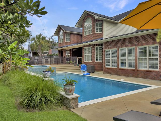 102 Castle Harbor Drive, Summerville, SC 29483