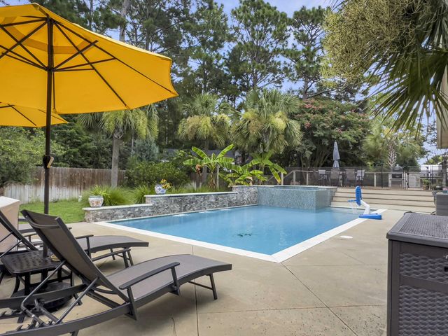 102 Castle Harbor Drive, Summerville, SC 29483