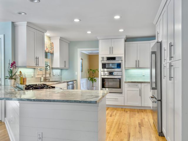 102 Castle Harbor Drive, Summerville, SC 29483