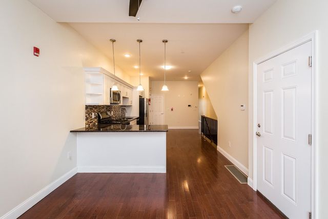 1804 E HUNTINGDON ST, Philadelphia, PA 19125
