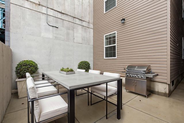 1804 E HUNTINGDON ST, Philadelphia, PA 19125