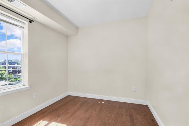 1804 E HUNTINGDON ST, Philadelphia, PA 19125