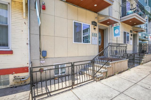 1804 E HUNTINGDON ST, Philadelphia, PA 19125