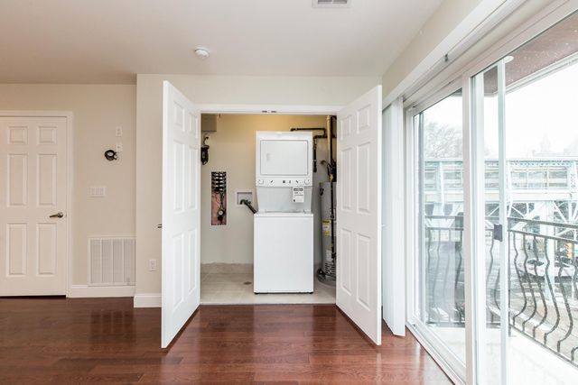 1804 E HUNTINGDON ST, Philadelphia, PA 19125