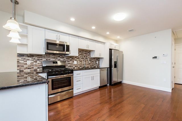 1804 E HUNTINGDON ST, Philadelphia, PA 19125
