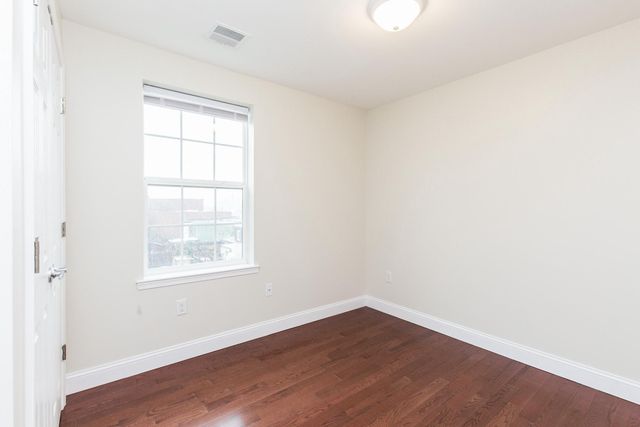 1804 E HUNTINGDON ST, Philadelphia, PA 19125