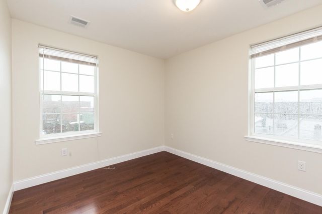 1804 E HUNTINGDON ST, Philadelphia, PA 19125