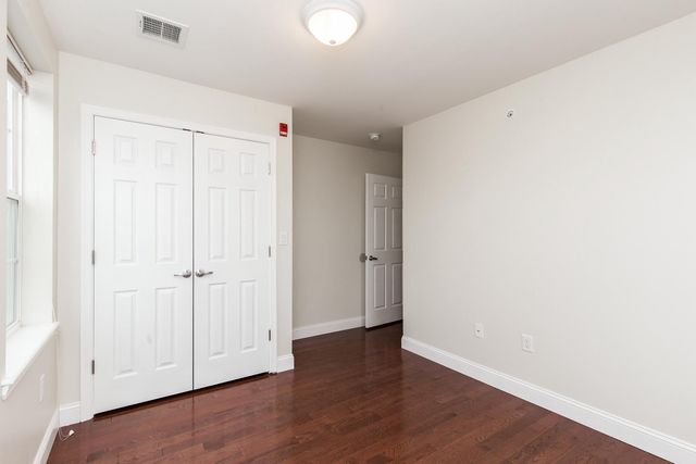 1804 E HUNTINGDON ST, Philadelphia, PA 19125