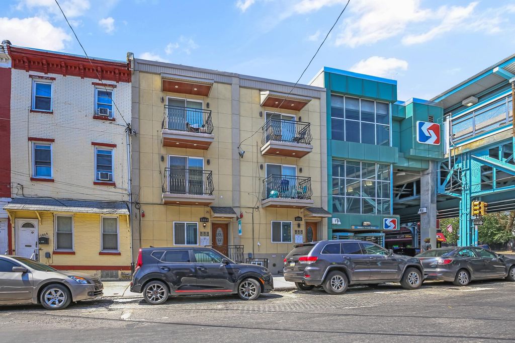 1804 E HUNTINGDON ST, Philadelphia, PA 19125