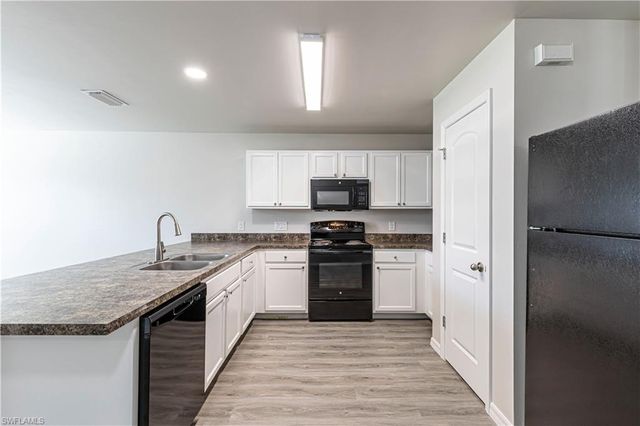 2824 NW 21st PL, Cape Coral, FL 33993