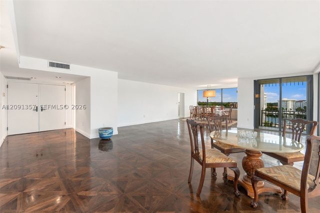 2 Grove Isle Dr B609, Miami, FL 33133