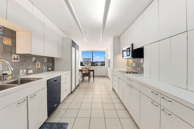 2 Grove Isle Dr B609, Miami, FL 33133