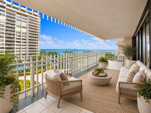 2 Grove Isle Dr B609, Miami, FL 33133