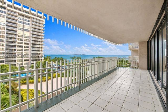 2 Grove Isle Dr B609, Miami, FL 33133