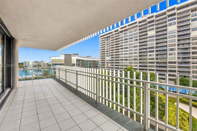 2 Grove Isle Dr B609, Miami, FL 33133