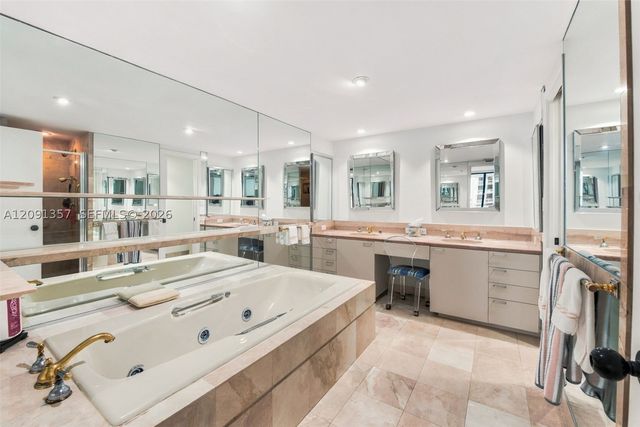 2 Grove Isle Dr B609, Miami, FL 33133