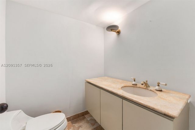 2 Grove Isle Dr B609, Miami, FL 33133