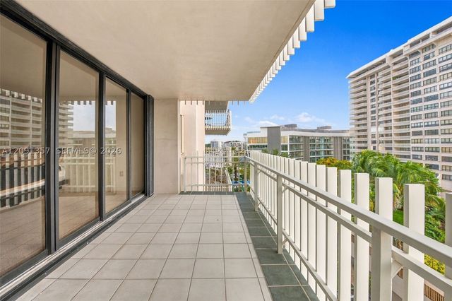 2 Grove Isle Dr B609, Miami, FL 33133