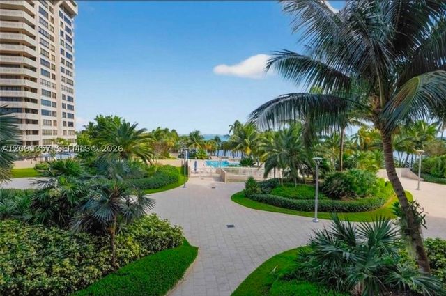 2 Grove Isle Dr B609, Miami, FL 33133