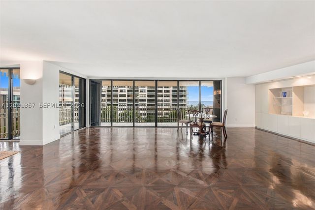 2 Grove Isle Dr B609, Miami, FL 33133