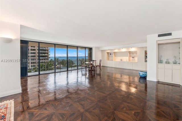 2 Grove Isle Dr B609, Miami, FL 33133