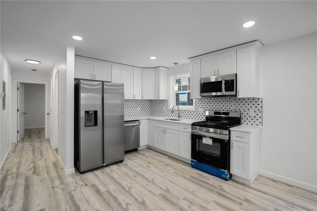 000 Camden Avenue, Providence, RI 02908