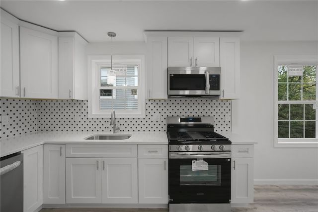 000 Camden Avenue, Providence, RI 02908
