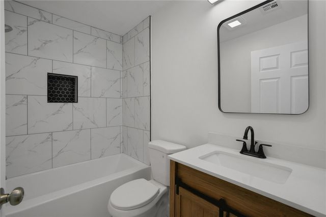000 Camden Avenue, Providence, RI 02908