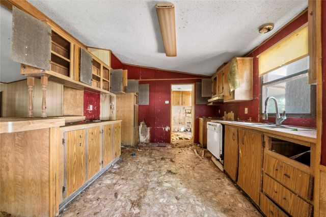 152 Lions Circle, Onalaska, TX 77360