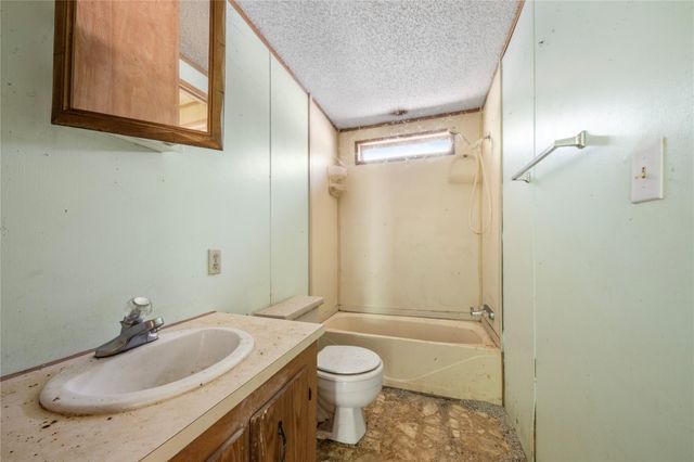 152 Lions Circle, Onalaska, TX 77360