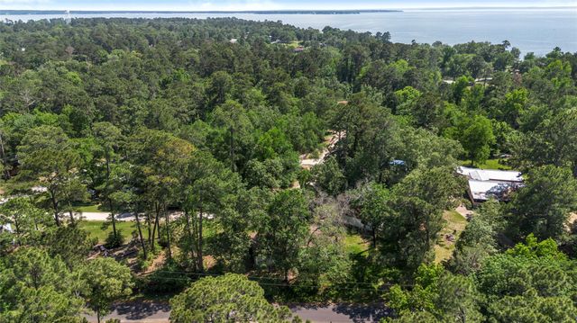 152 Lions Circle, Onalaska, TX 77360