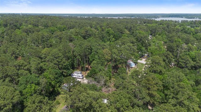 152 Lions Circle, Onalaska, TX 77360