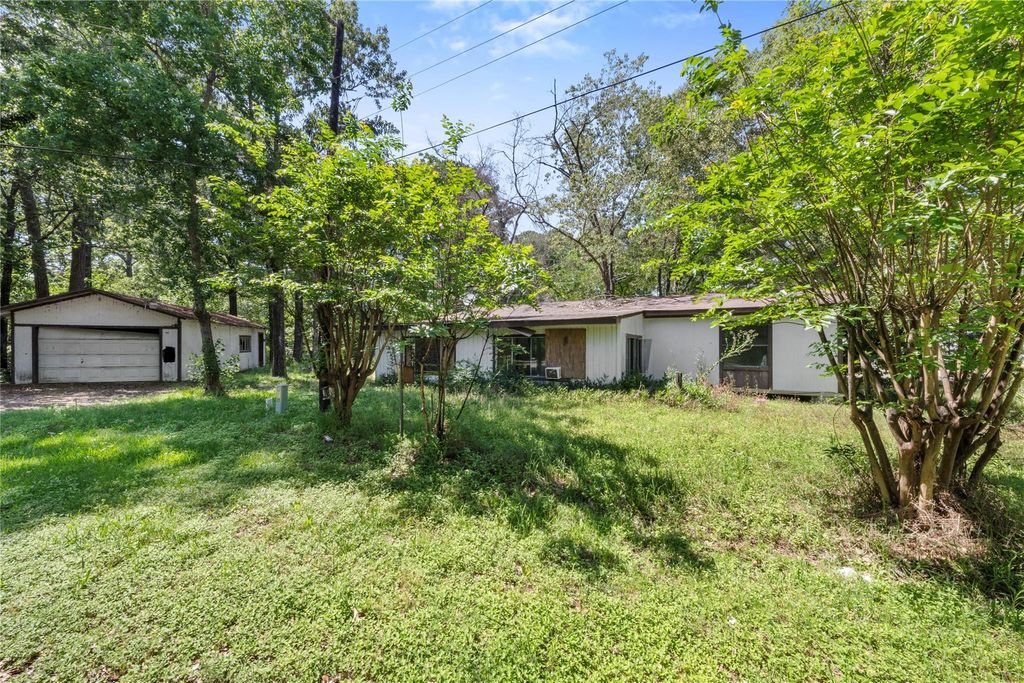 152 Lions Circle, Onalaska, TX 77360