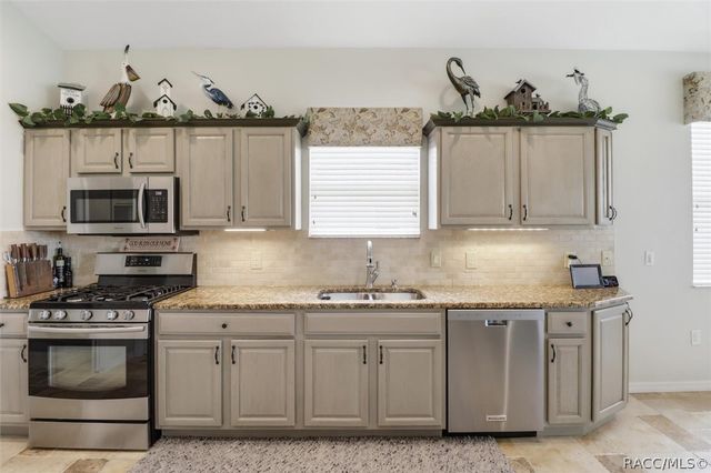 1096 W Diamond Shore Loop, Hernando, FL 34442