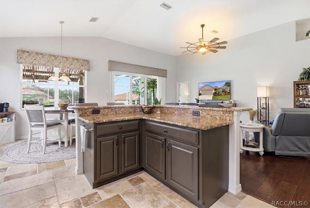 1096 W Diamond Shore Loop, Hernando, FL 34442