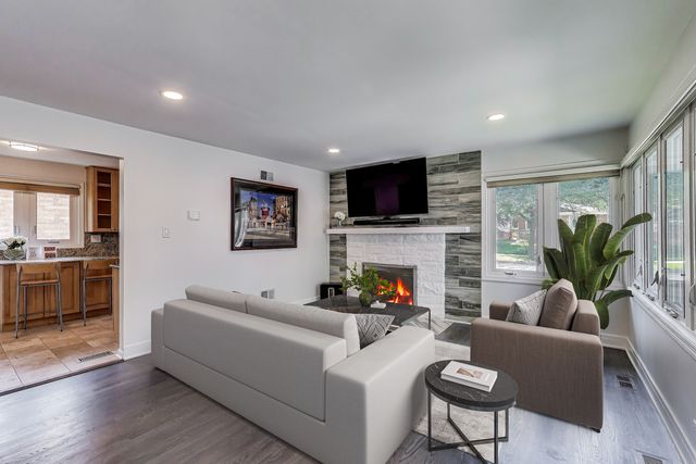 7558 W Bryn Mawr Avenue, Chicago, IL 60631