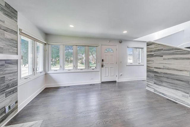 7558 W Bryn Mawr Avenue, Chicago, IL 60631