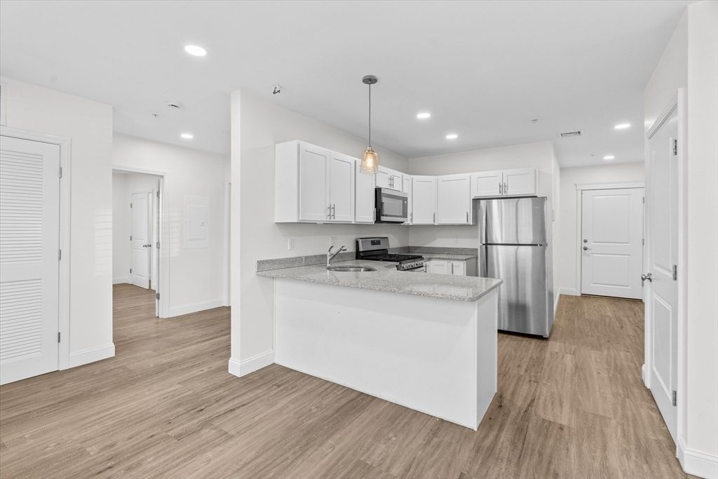 693 Western Ave 104, Lynn, MA 01905