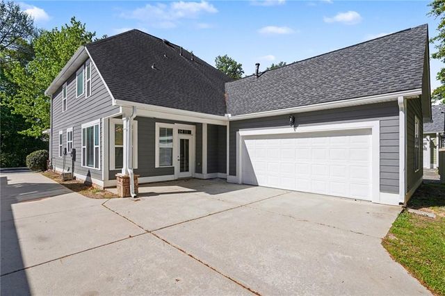 340 Rabbits Run, Fayetteville, GA 30214