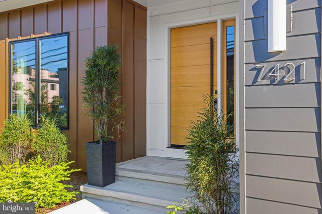 7421 MAGARITY RD, Falls Church, VA 22043