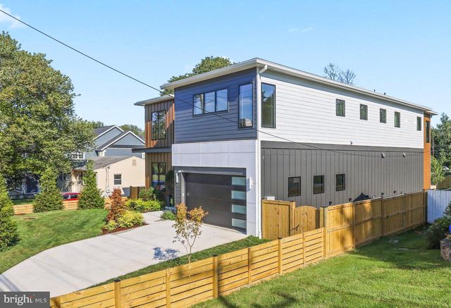 7421 MAGARITY RD, Falls Church, VA 22043