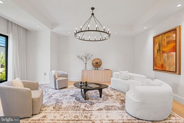 7421 MAGARITY RD, Falls Church, VA 22043